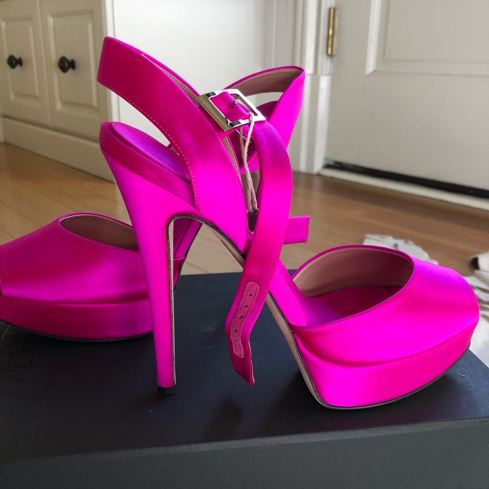 Giambattista Valli fuscia platforms